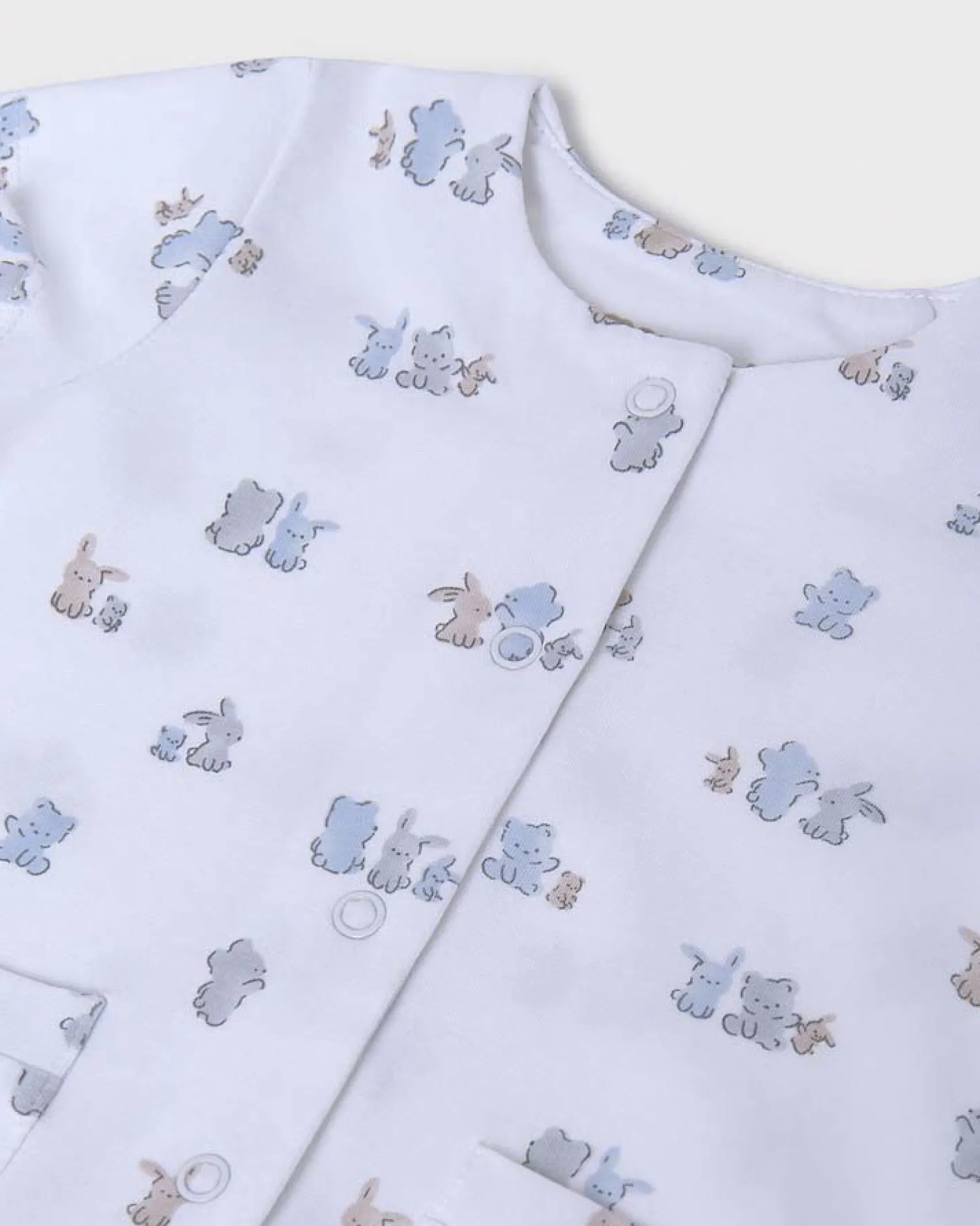Tutina bianca e azzurra con set 3 pezzi bavaglino calzini e cappellino coordinati