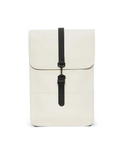 Zaino Backpack Mini color sabbia in tessuto tecnico impermeabile effetto gommato con patta