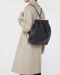 Zaino nero in pelle Weekend Max Mara con chiusura metallica a sfere personalizzate