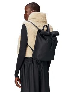 Zaino Rains Rolltop Mini nero con gancio di chiusura